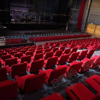 Théâtre de 1000 places au coeur d'un pôle d'innovation culturelle